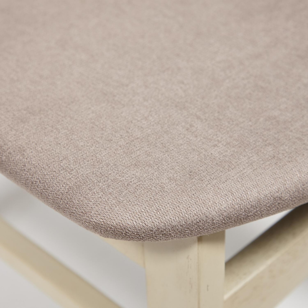 Стул CT 8804 Rabat с мягким сиденьем дерево гевея, 52,5*46,5*78см, античный белый, ткань бежевая (FG22616-16)