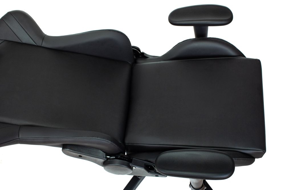 Кресло игровое ZOMBIE FORMULA CARB