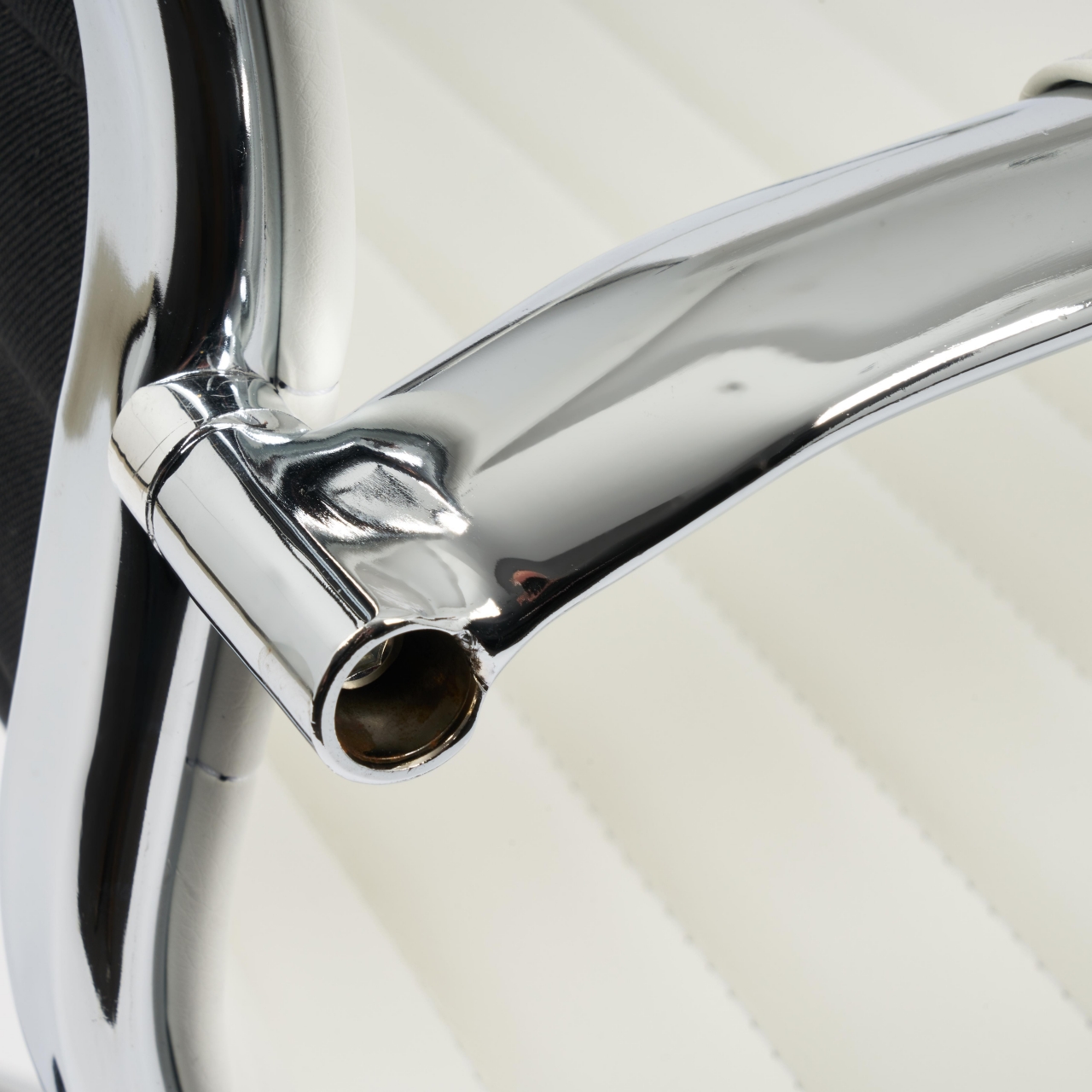 Кресло URBAN кож/зам, белый, 36-01