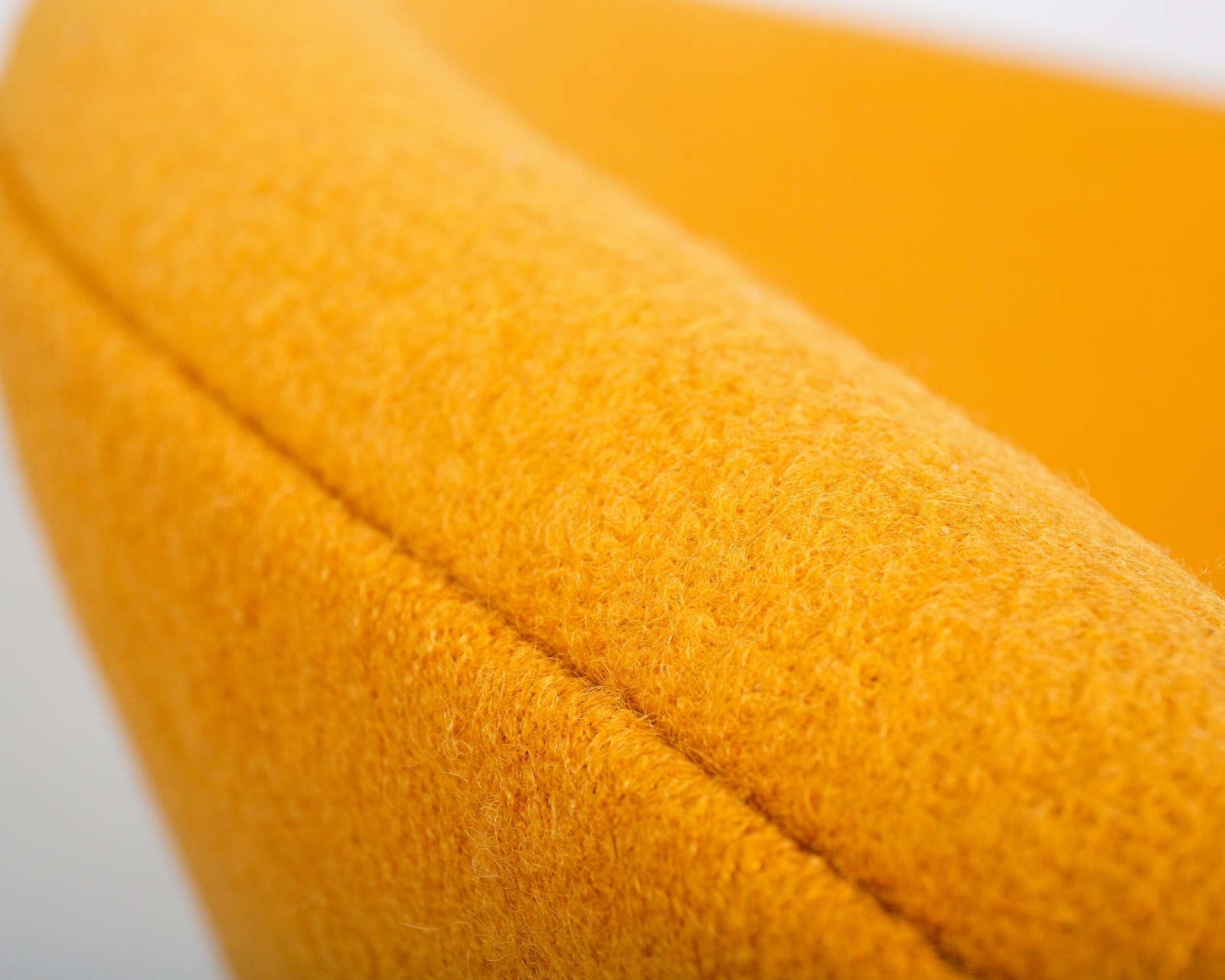 Кресло дизайнерское DOBRIN EMILY Желтая ткань AF13