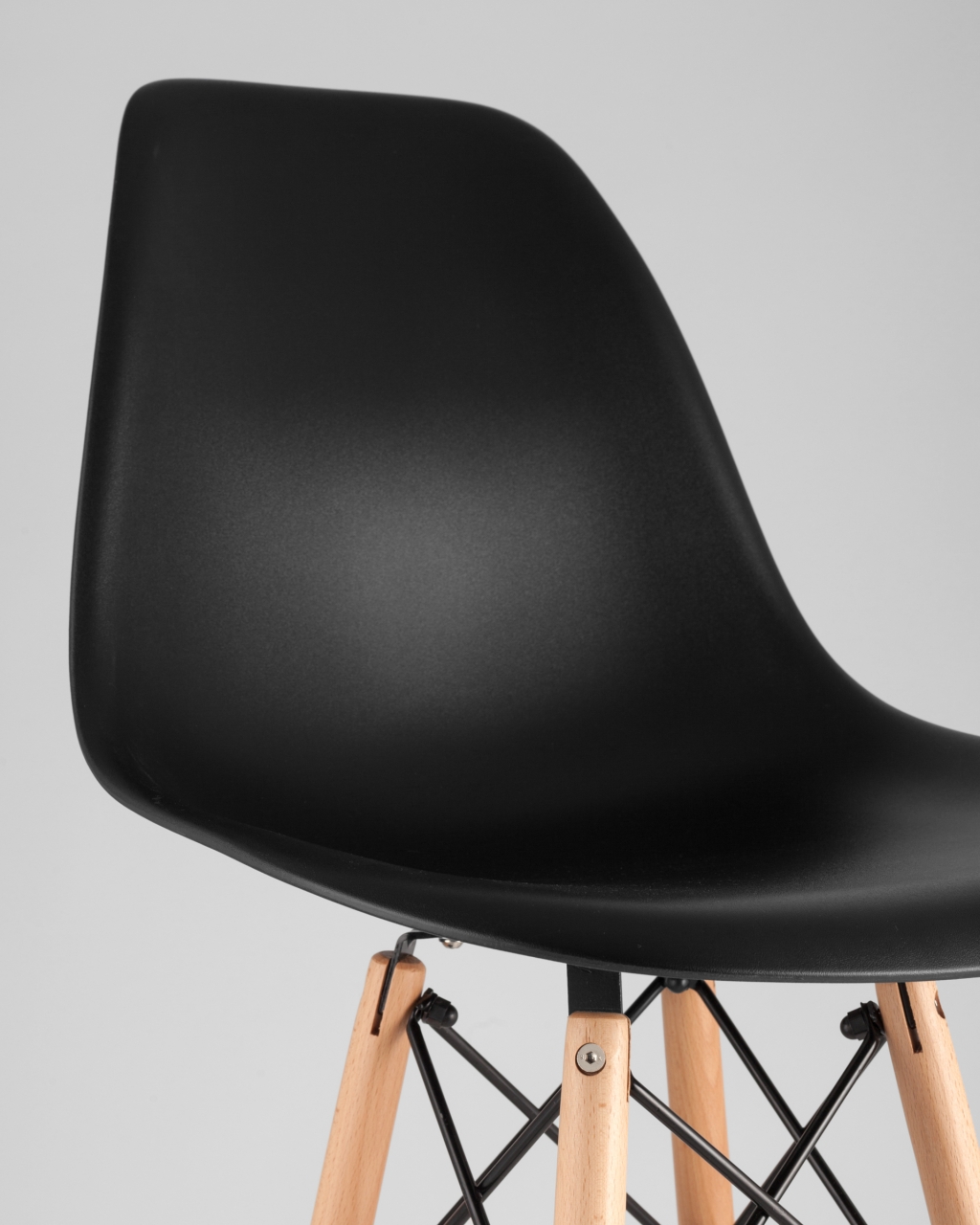 Стул Eames DSW барный Черный
