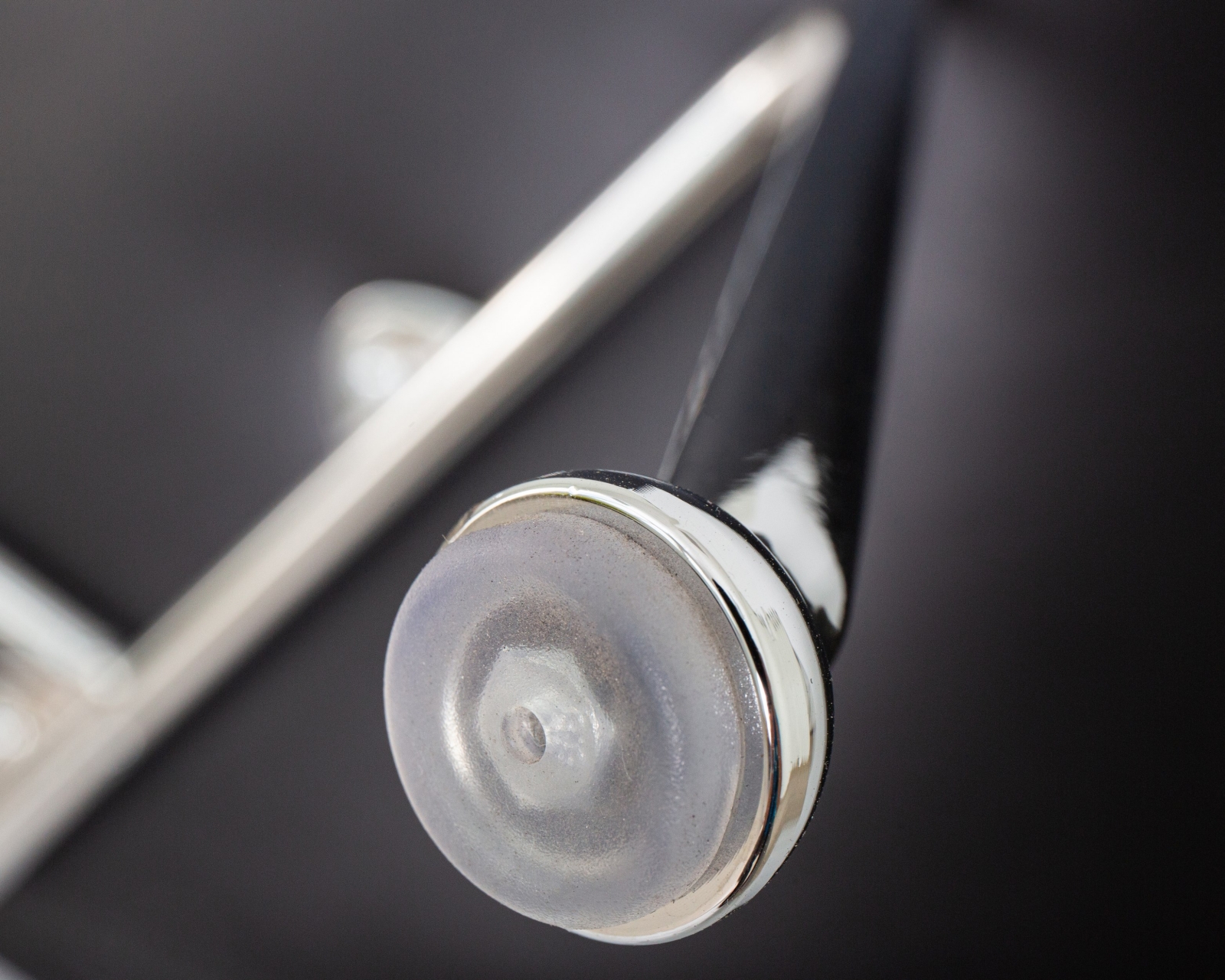 Кресло дизайнерское DOBRIN EMILY Черный винил YP16