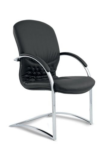 Кресло со средней спинкой на полозьях Кардинал D40 Черное