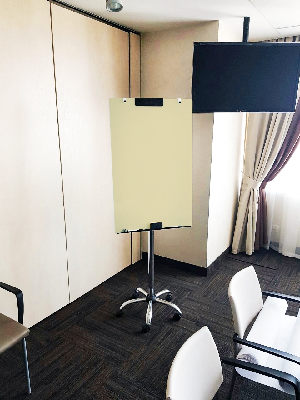 Стеклянный флипчарт Askell Flipchart F067104 (082)