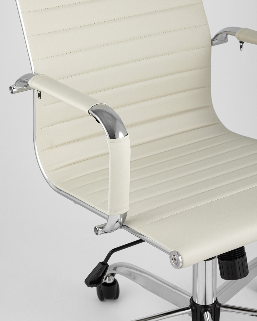 Кресло руководителя TopChairs City Бежевое