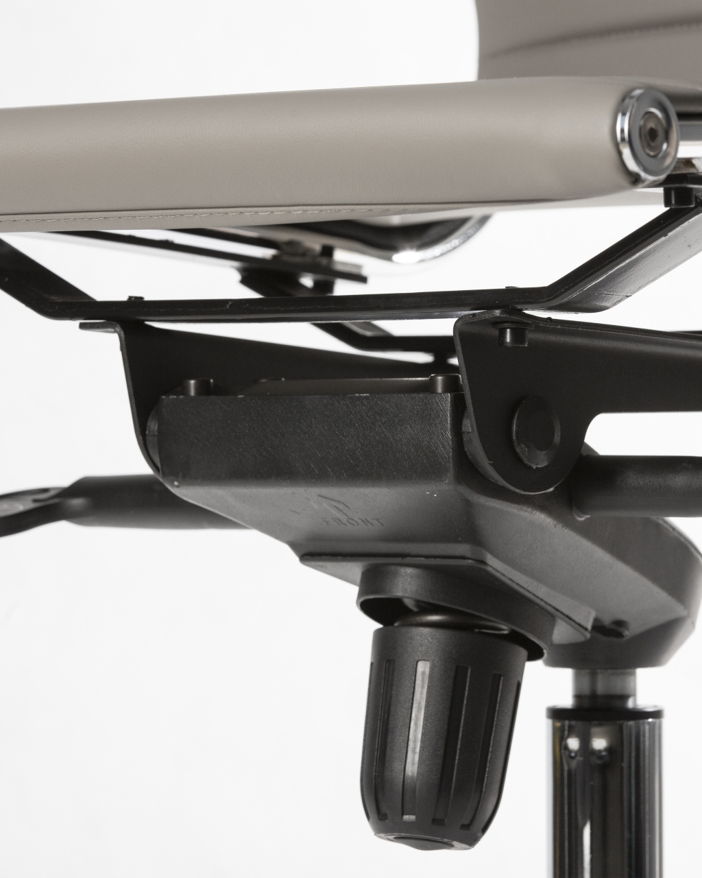 Офисное кресло для руководителей DOBRIN CLARK Серый