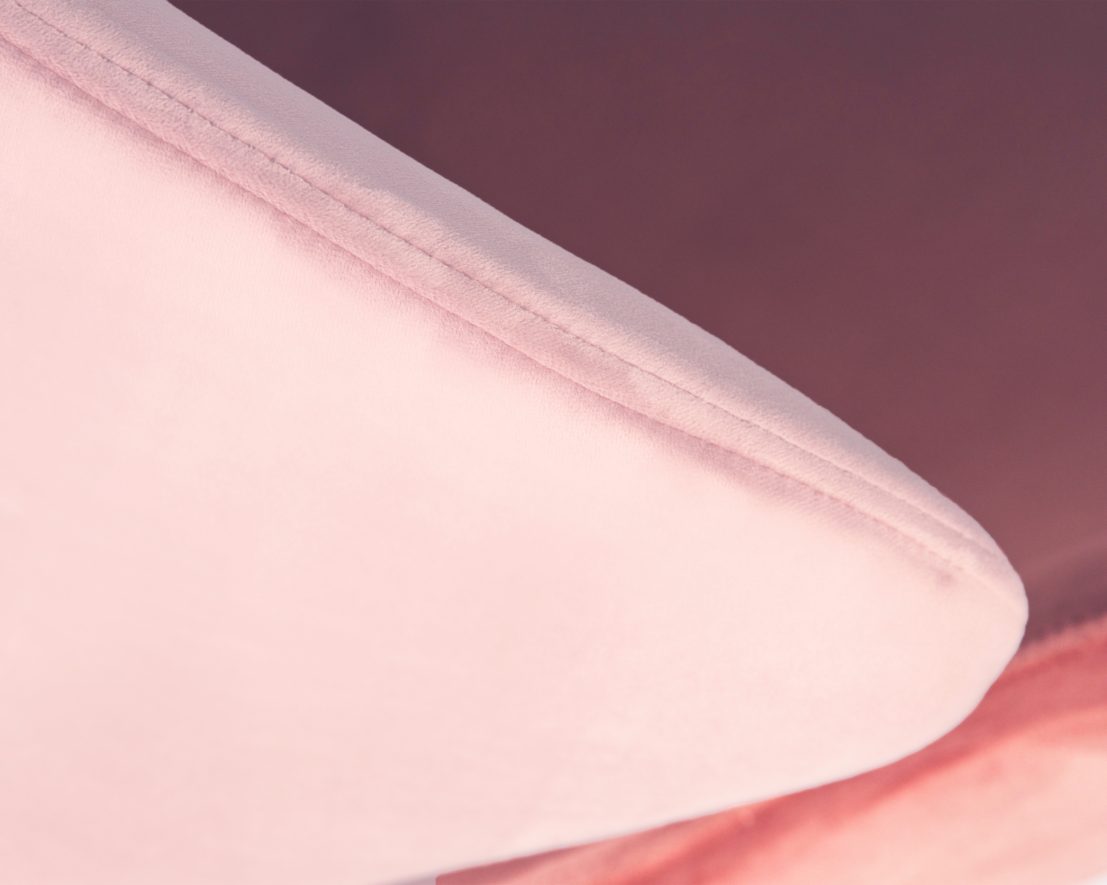 Кресло дизайнерское DOBRIN SWAN gold розовый велюр BLUVEL5