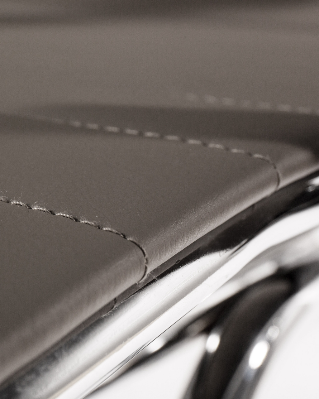 Офисное кресло для посетителей DOBRIN CODY Серый