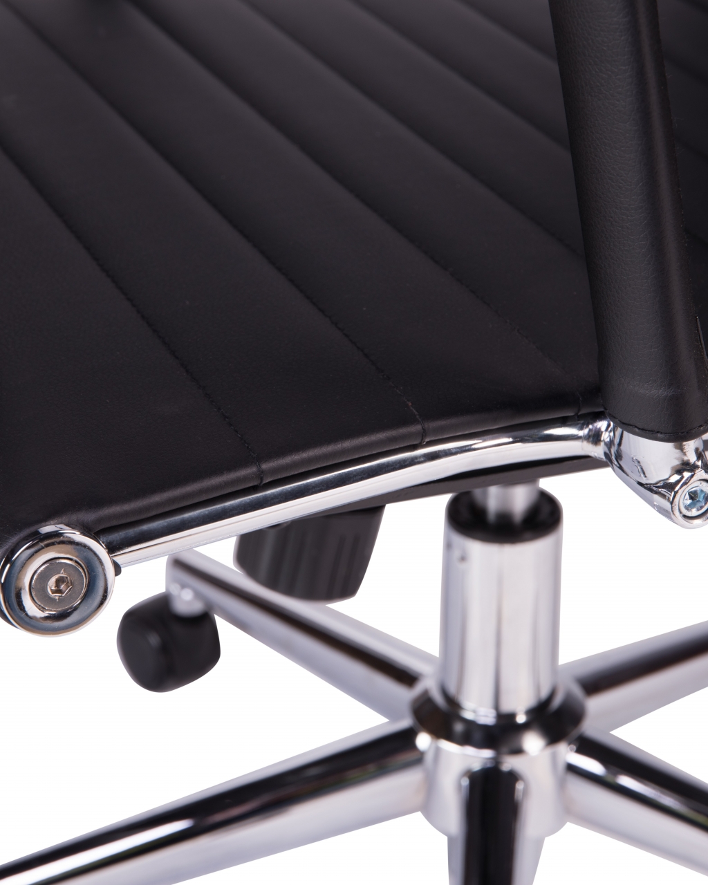 Офисное кресло для руководителей DOBRIN CLAYTON Черный