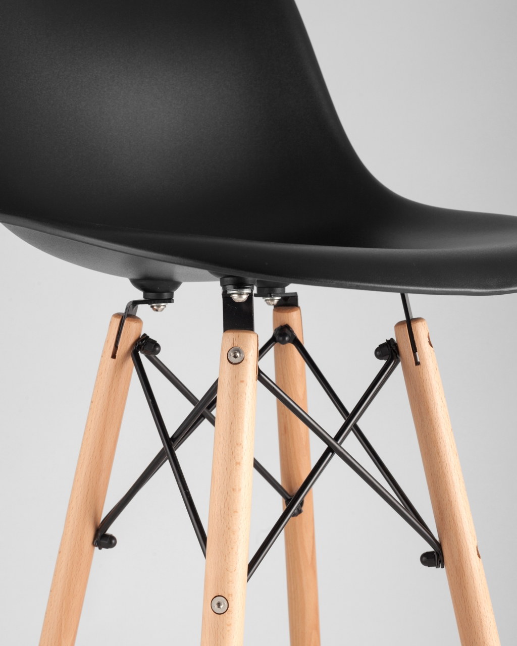 Стул Eames DSW барный Черный