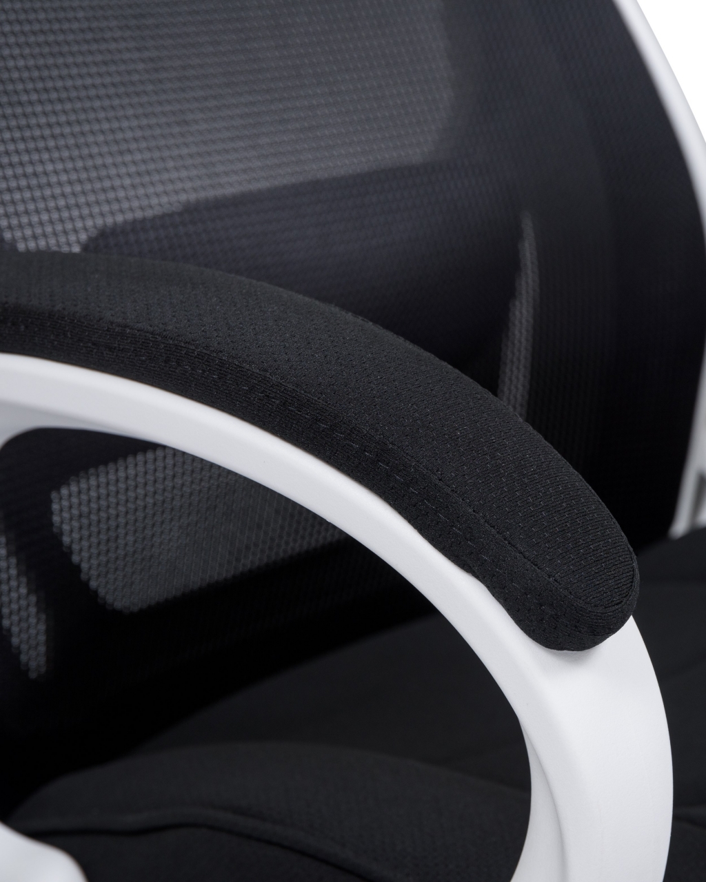 Офисное кресло для руководителей DOBRIN STEVEN WHITE