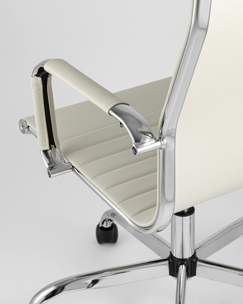 Кресло руководителя TopChairs City Бежевое