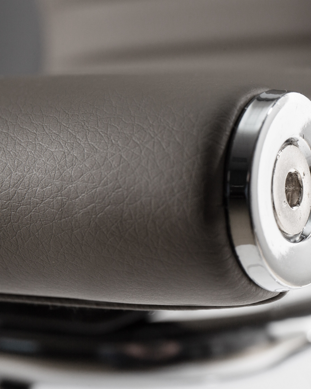 Офисное кресло для посетителей DOBRIN CODY Серый