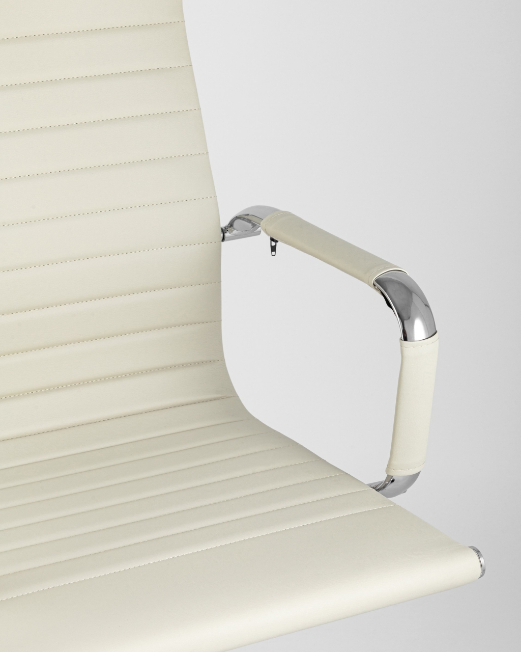 Кресло руководителя TopChairs City Бежевое