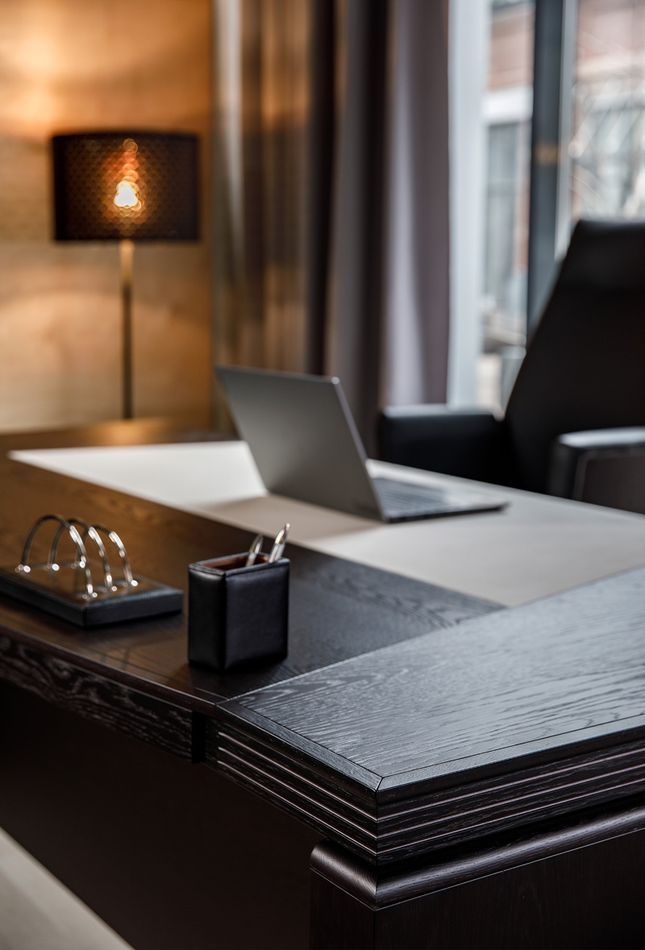 Комплект мебели для кабинета руководителя LAGO №03 Дуб Ферро Бежевый