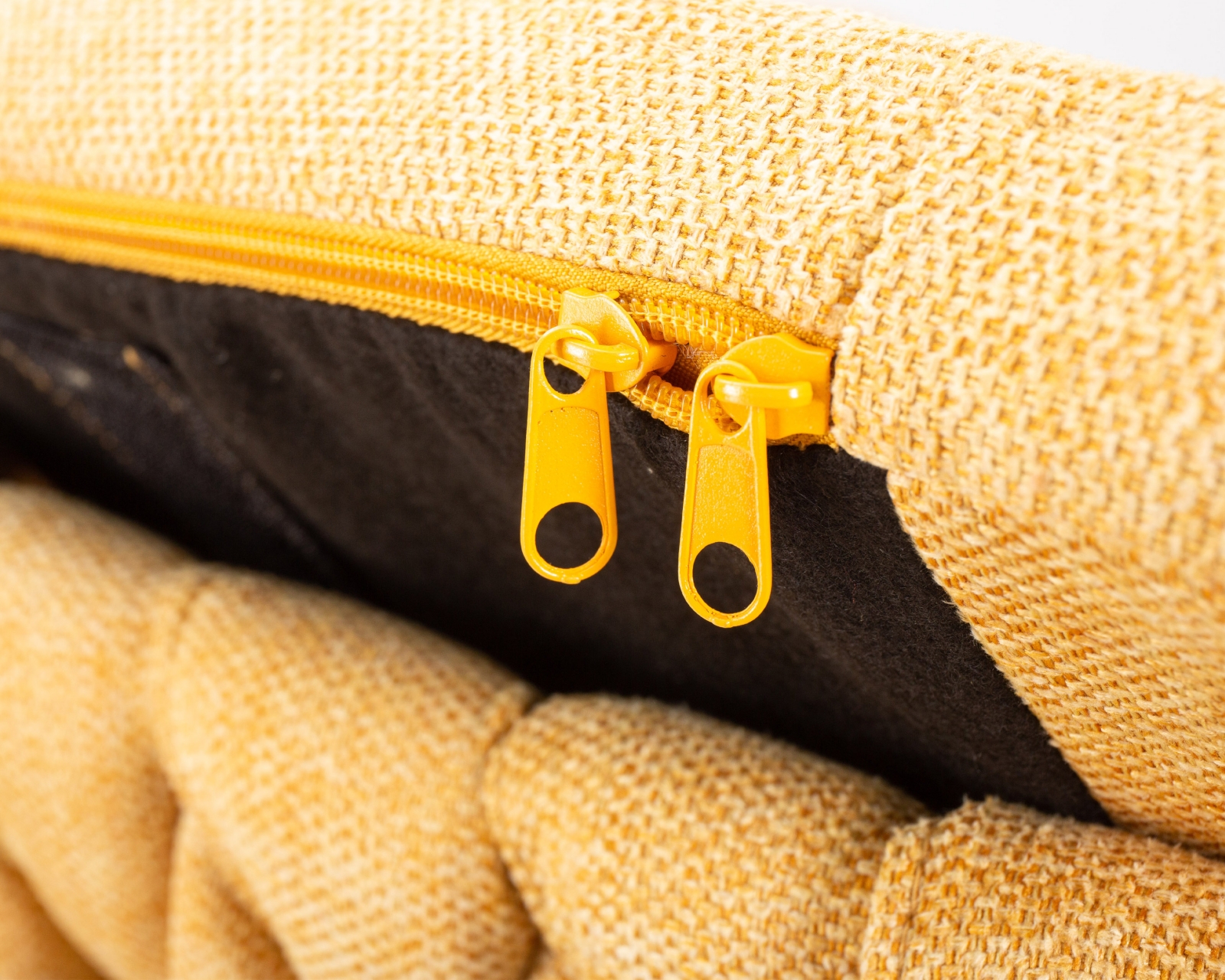 Стул барный DOBRIN LEON Желтая ткань LAR 275-8