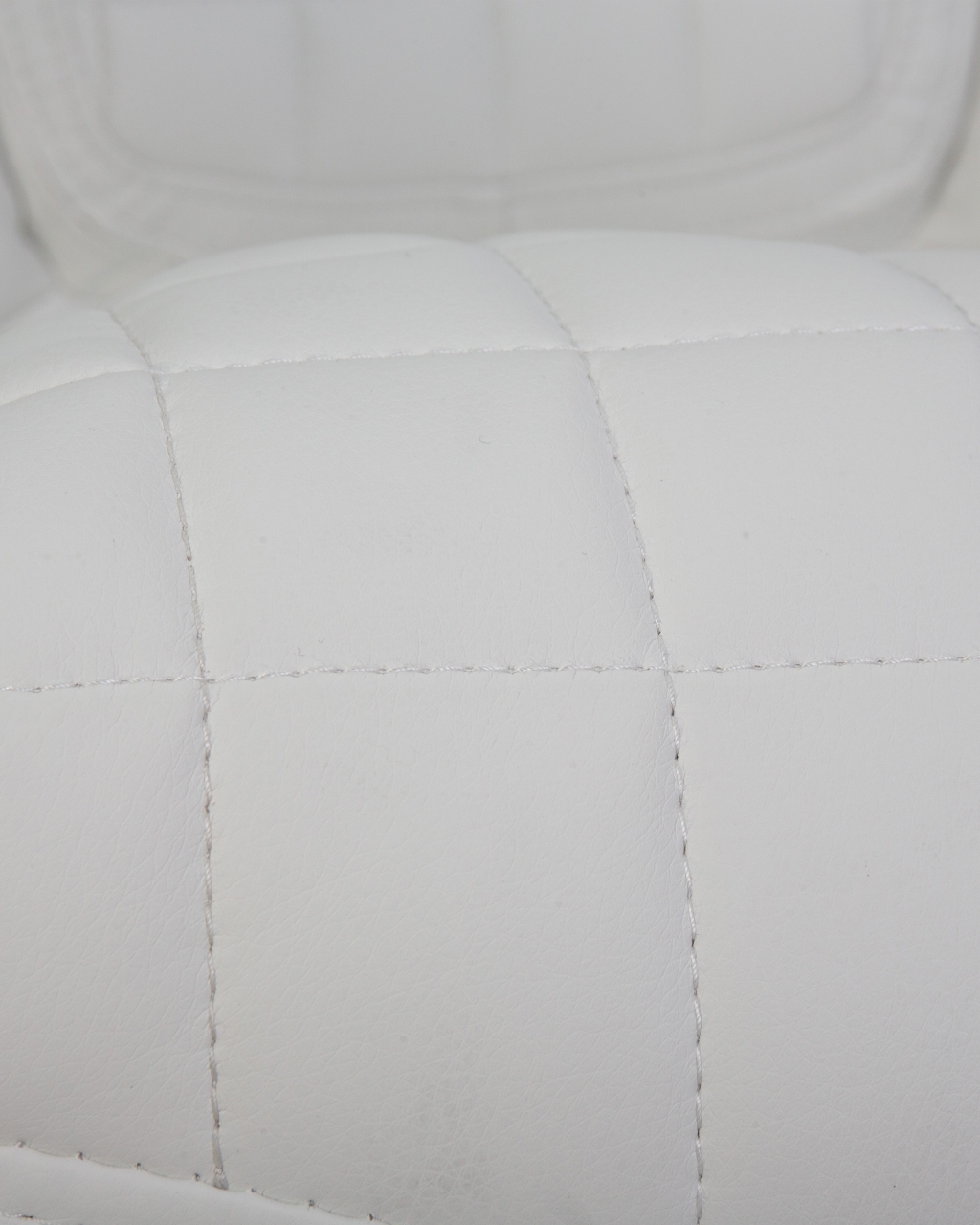 Офисное кресло для руководителей DOBRIN CHESTER Белый