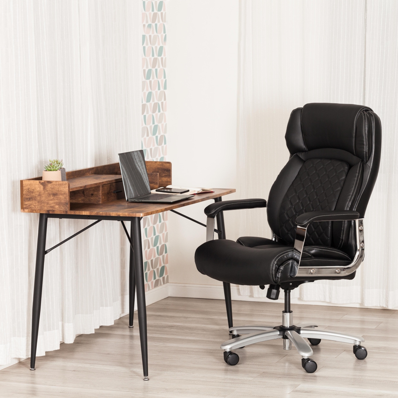 Кресло Atlant рецикл. кожа/иск. кожа, черный