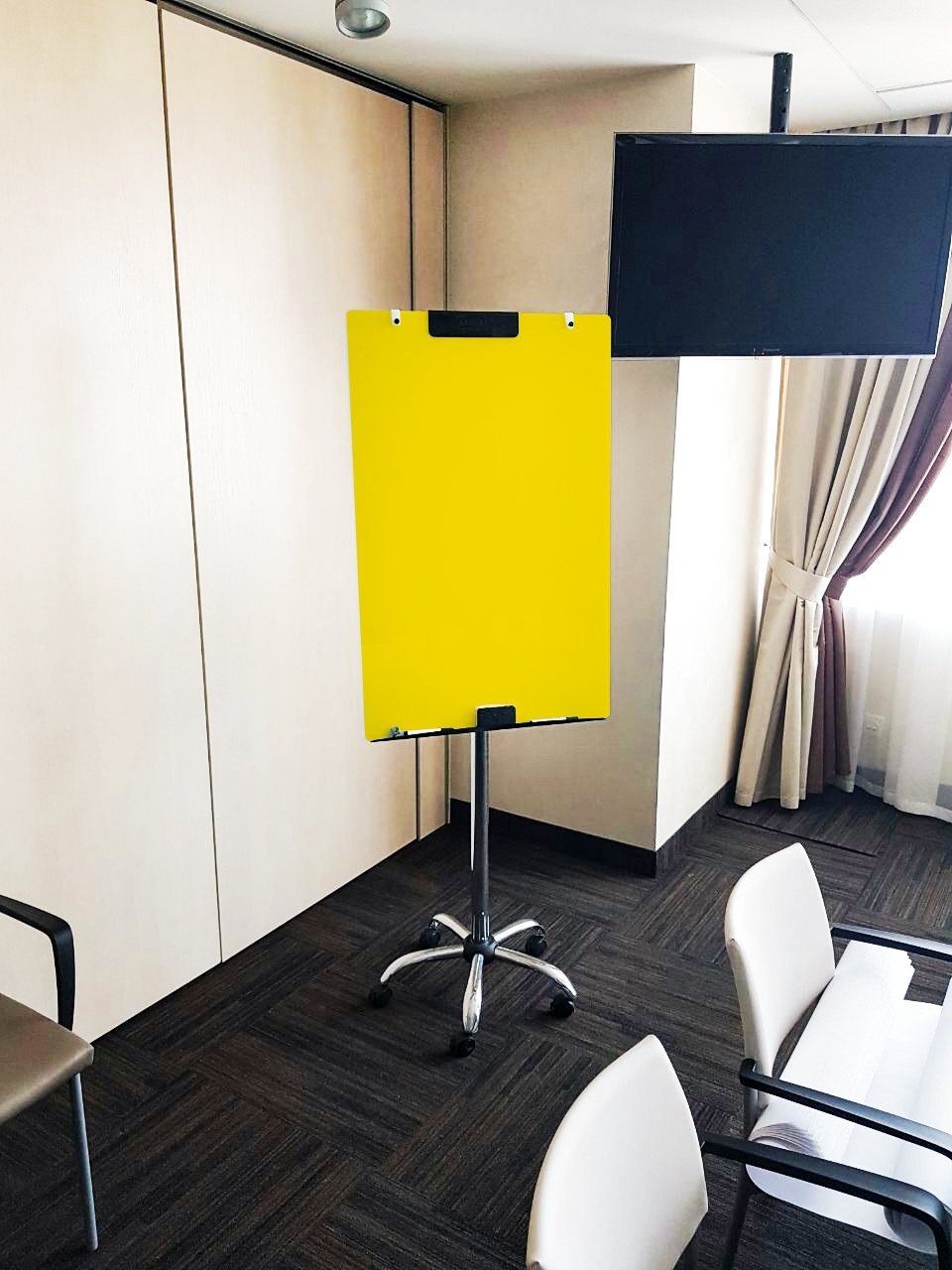 Стеклянный флипчарт Askell Flipchart F067104 (021)