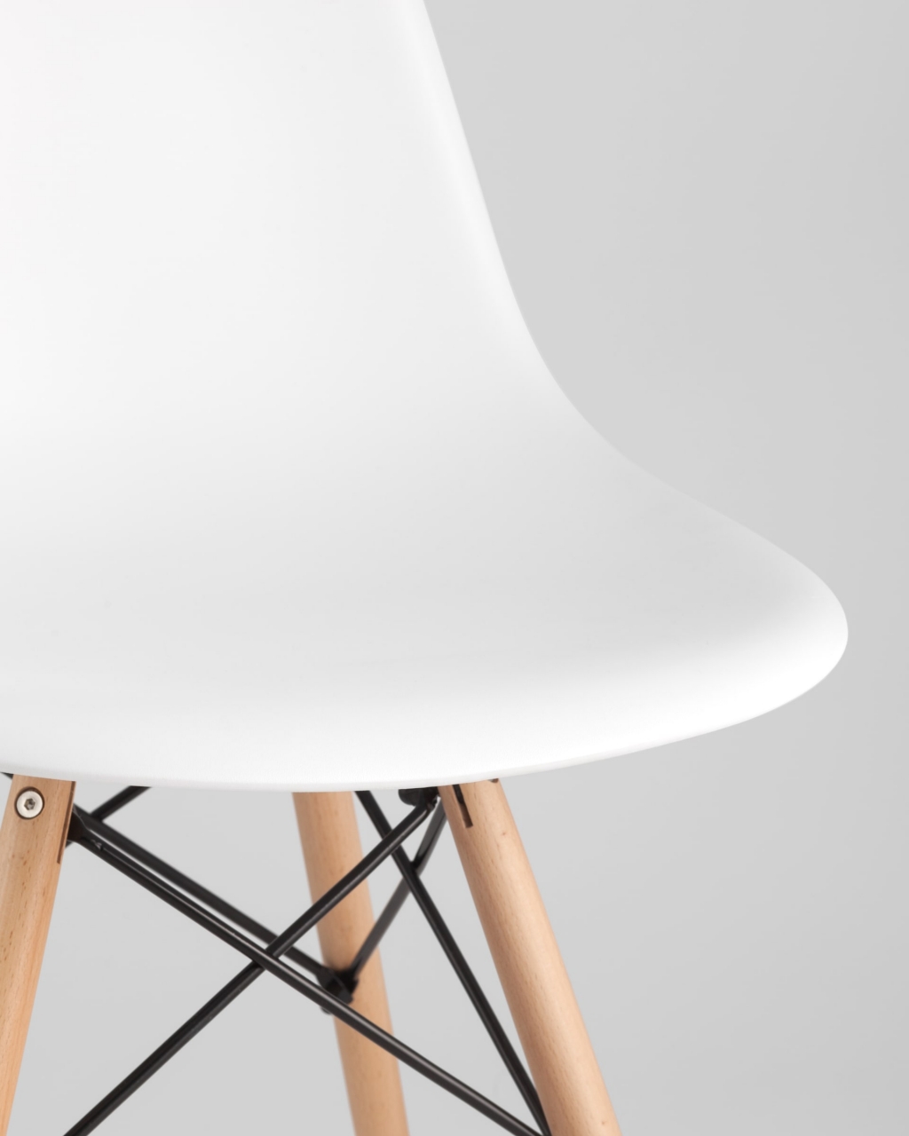 Обеденная группа Eames D70, 3 стула Eames DSW Белые