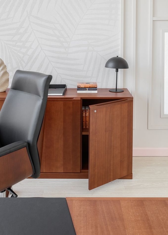 Комплект мебели для кабинета руководителя LAGO №06 Итальянский орех Черный