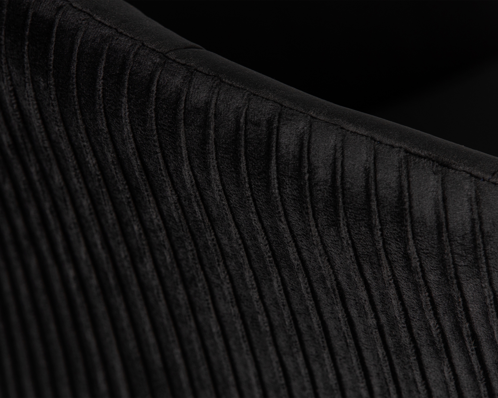 Кресло дизайнерское DOBRIN EDISON (черный велюр (1922-21))