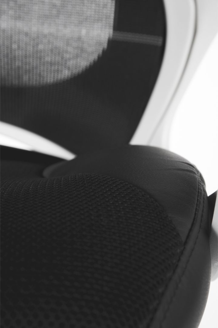 Кресло офисное Реноме CX0729H01 White black