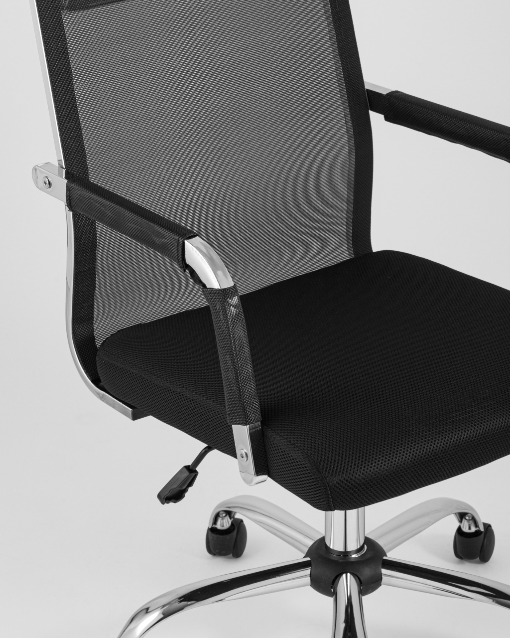 Кресло офисное TopChairs Clerk  Черное