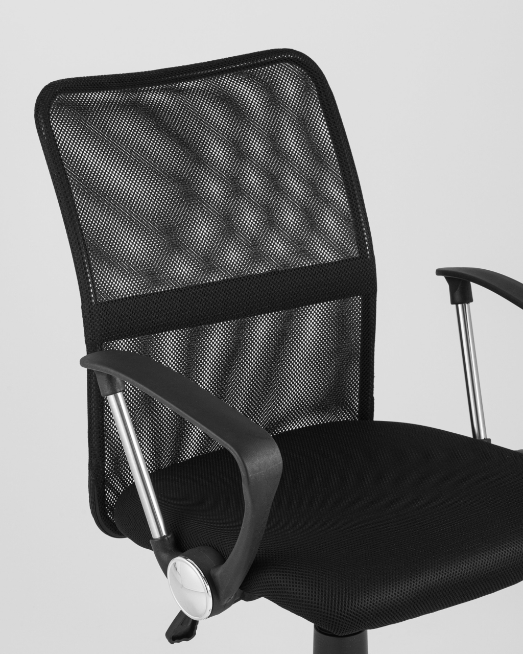 Кресло офисное TopChairs Junior Черное