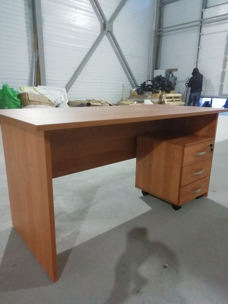 Стол рабочий Альфа 61.10