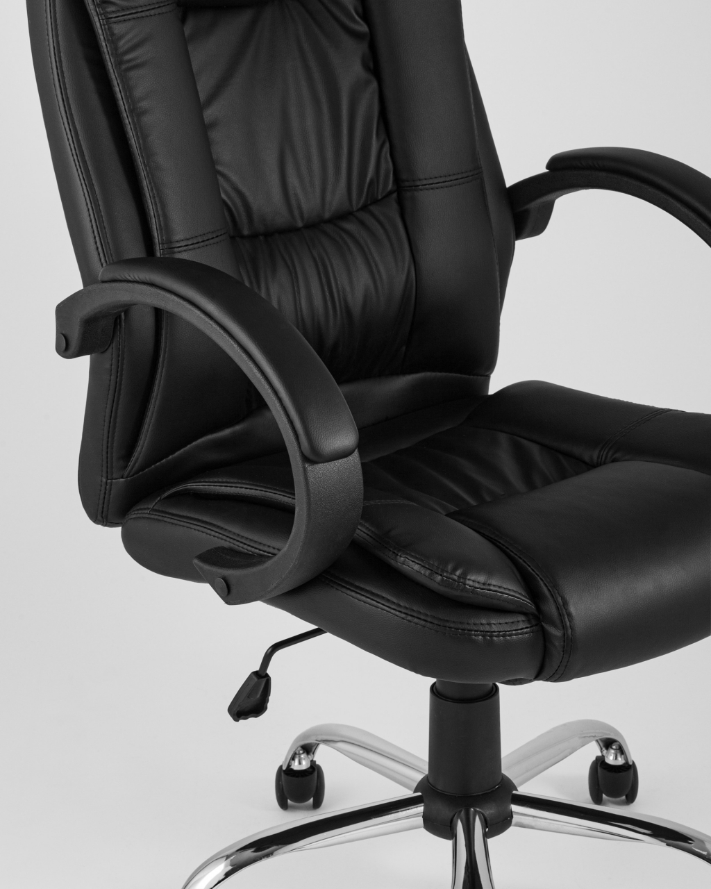Кресло руководителя TopChairs Atlant Черное