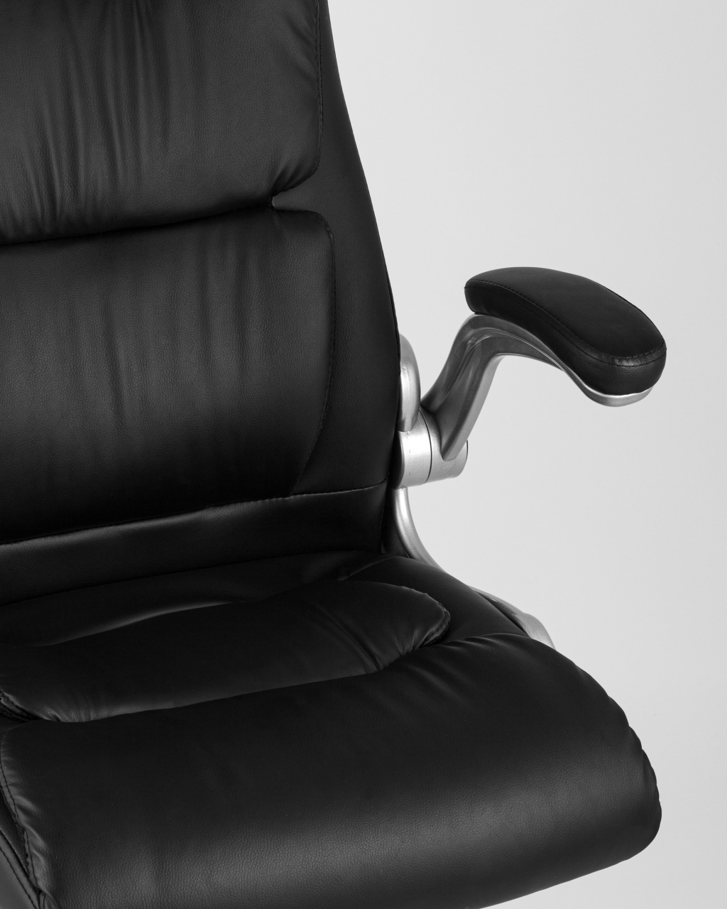 Кресло руководителя TopChairs Force Черное