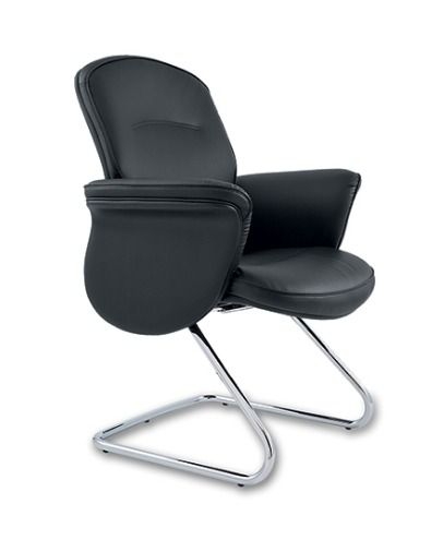 Кресло со средней спинкой на полозьях Виктория D40 Черное