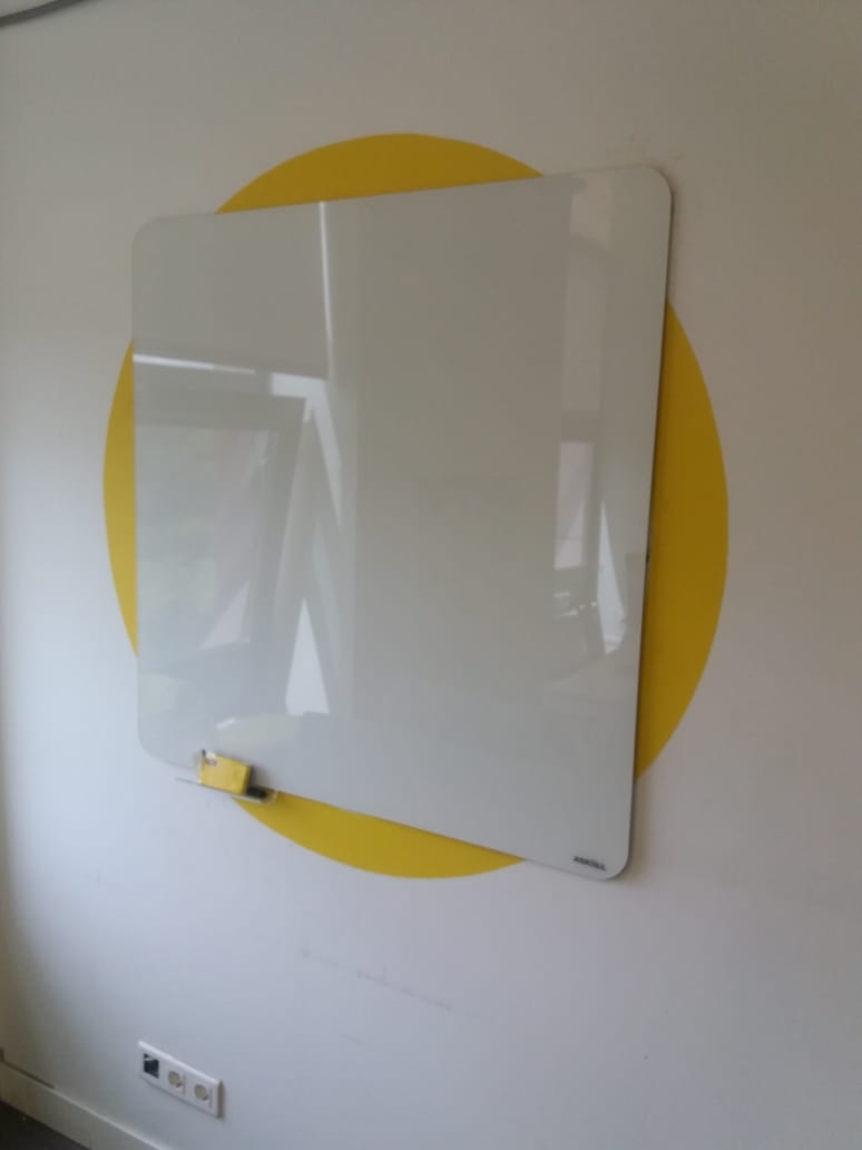 Доска магнитно-маркерная c внутренними креплениями Askell Premium со скругленными углами P060090 (010)