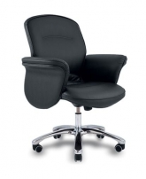 Виктория D80 Черное Кресло со средней спинкой на крестовине