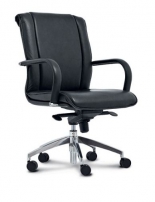 Эгейн D80 Черное Кресло со средней спинкой на крестовине