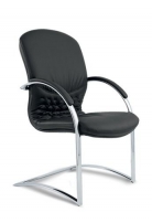 Кардинал D40 Черное Кресло со средней спинкой на полозьях